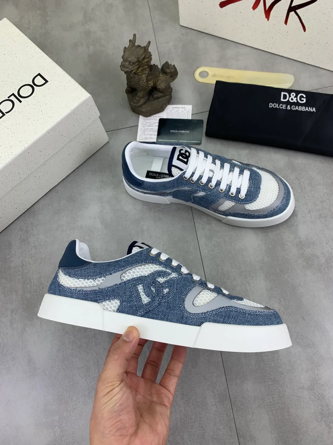 Men's shoes 💰P542💰 [New model] The latest hot style, top original quality, the official website is synchronized with "DOLCE&GABBANA [Dolce & Gabbana] ~ High quality." The effect is low-top casual DG men's shoes, loved by many celebrities, using high-end imported first-layer frosted calfskin with punched logo design + cowhide feet, simple and elegant, perfectly interpreting the latest inspiration for shoes, integrating classics and fashion. Luxurious dream, dominating fashion Suitable for drivers, light and comfortable to drive, light and breathable for outdoor travel, high-end quality, trustworthy, 4️⃣colors🉑️ to choose from! Code number: 38-46